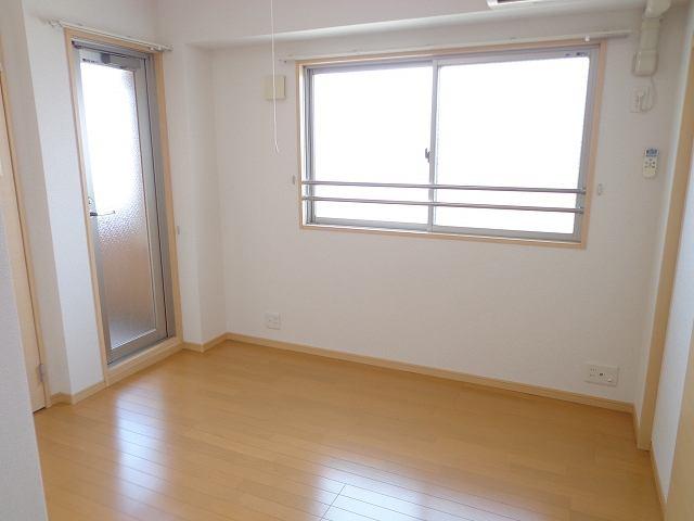 room image 1